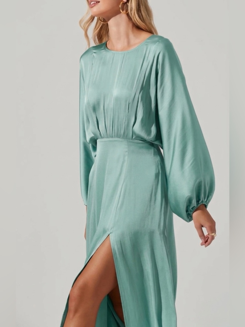 NWOT ASTR the Label Marin Satin Dolman Sleeve Midi Dress Sage Size M - Picture 2 of 10